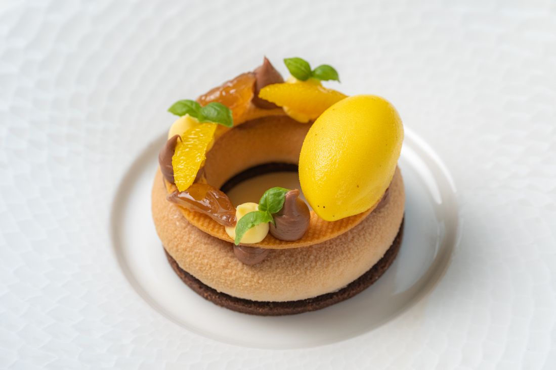 Royal-Garden-Hotel-London-Origin-Kensington-Chestnut-and-Vanilla-Mousse-07